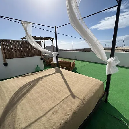La Casita De Aitor; Campo Y Playa En 펜션 엘메다노