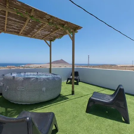 La Casita De Aitor; Campo Y Playa En *